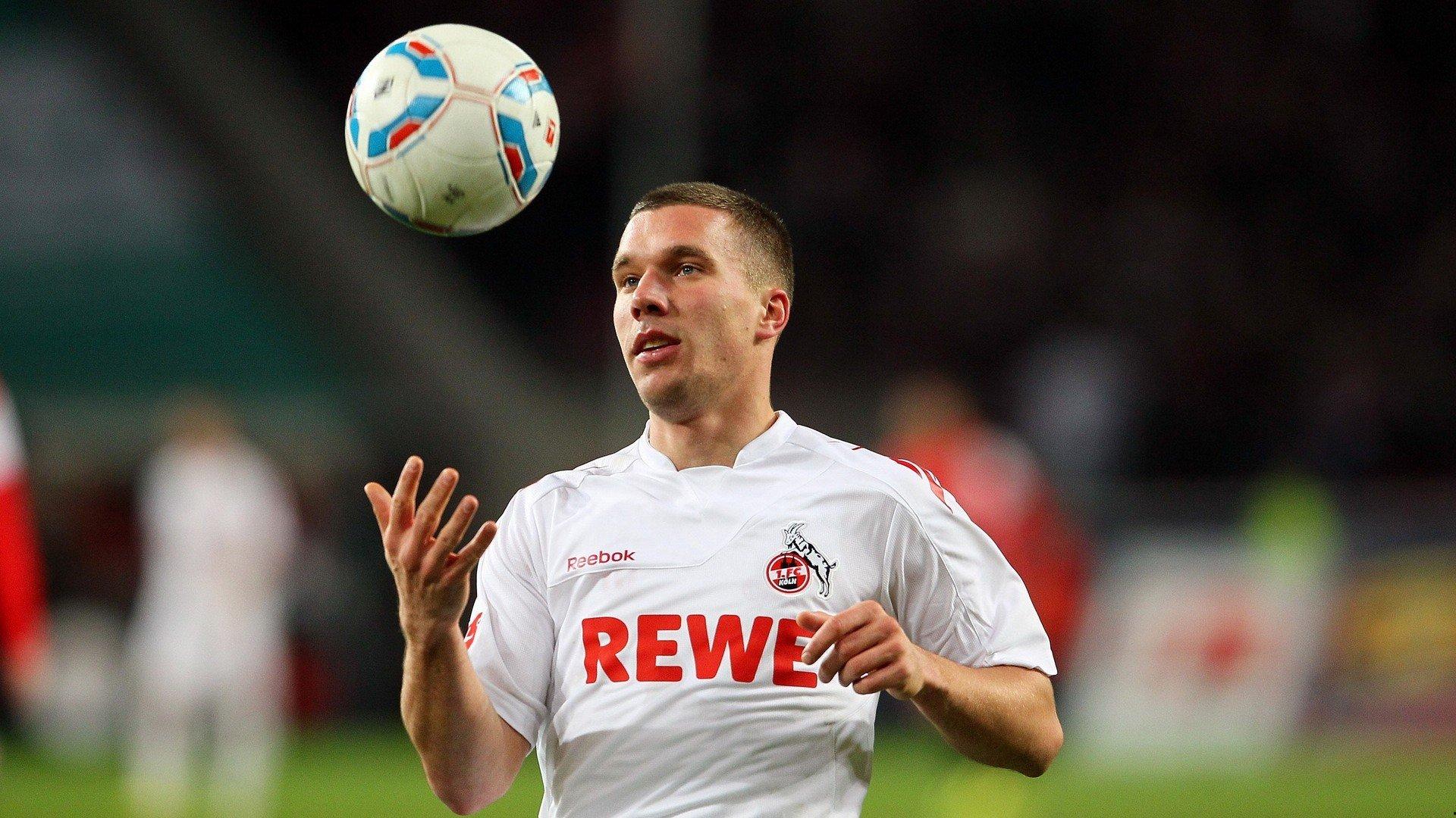 传奇归来！大博阿滕造访巴萨训练基地，与新生代球员分享经验